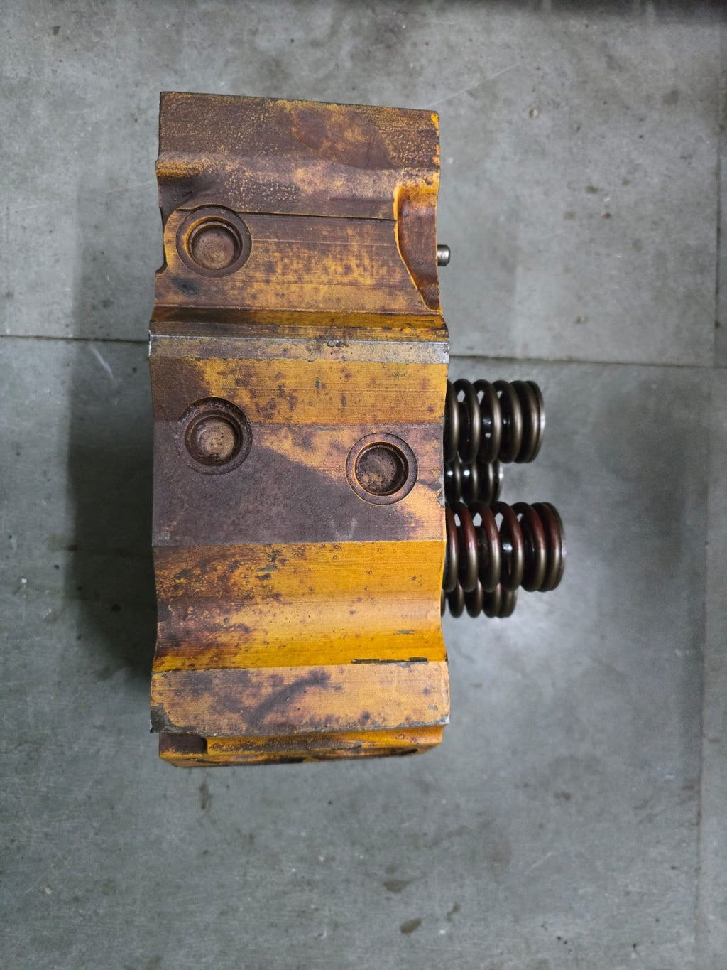 Cummins KT19 Engine Cylinder Head Assy. Part Number: 3811988