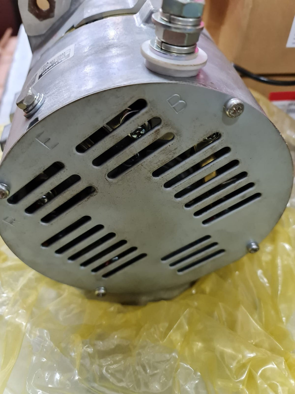 Genuine Cummins Komatsu Alternator for QSK23 Engine 4096532, 4095663, 6008219631
