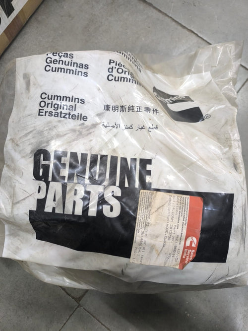 Cummins Elow Hose; Part Number: 3873738 (7'' X 7'')